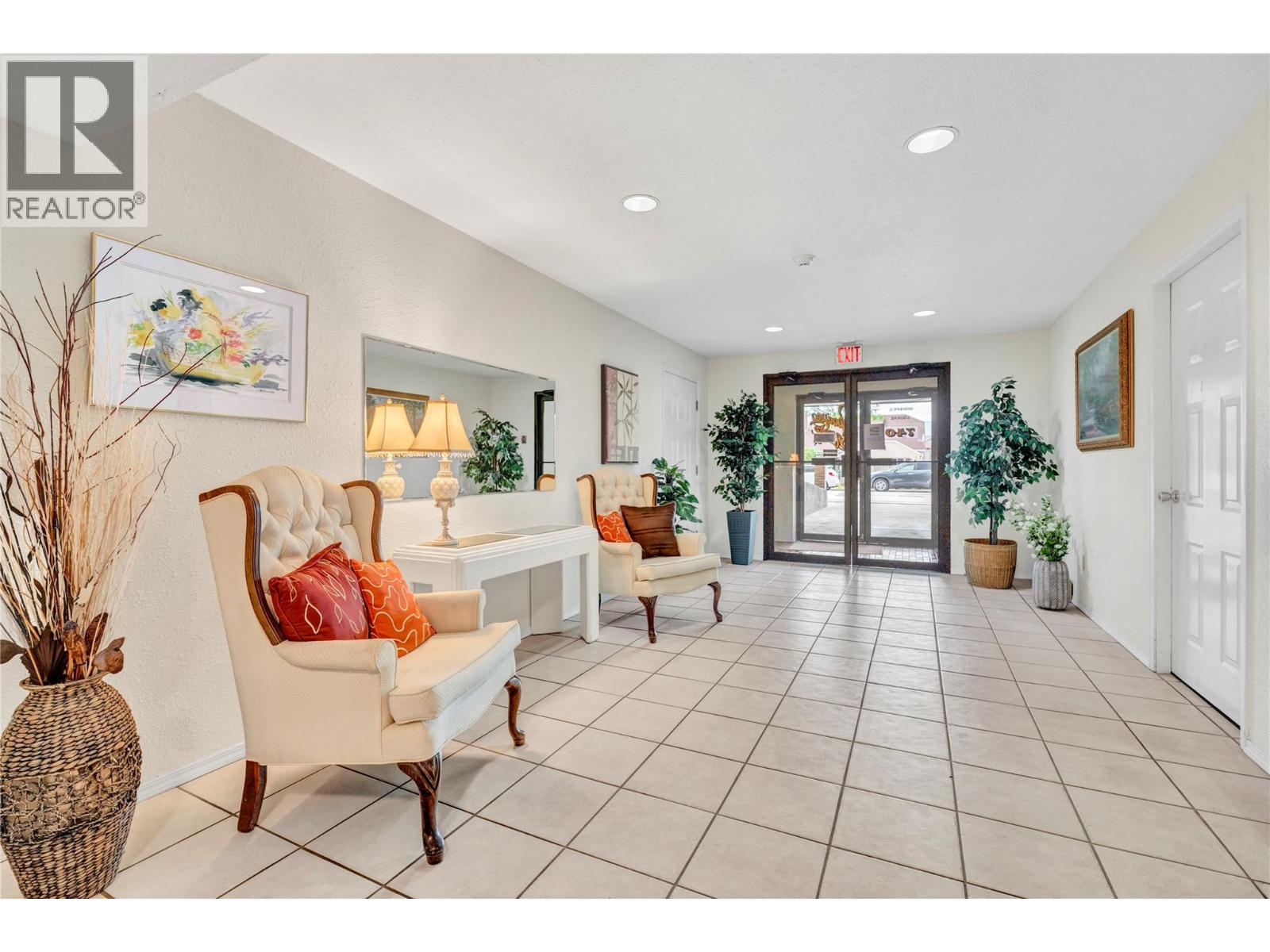 740 Winnipeg Street Unit# 401, Penticton, British Columbia  V2Q 5N3 - Photo 3 - 10360101