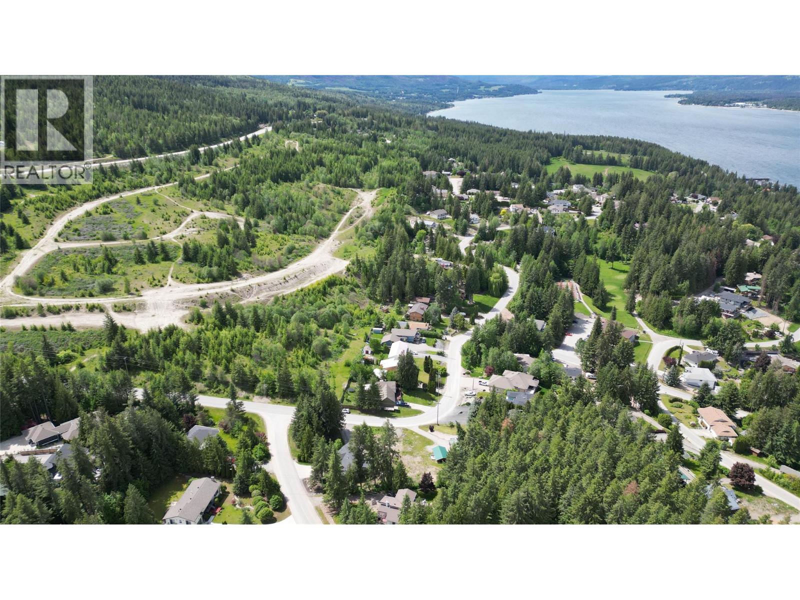 2902 Cedar Drive, Sorrento, British Columbia  V0E 2W2 - Photo 13 - 10360107