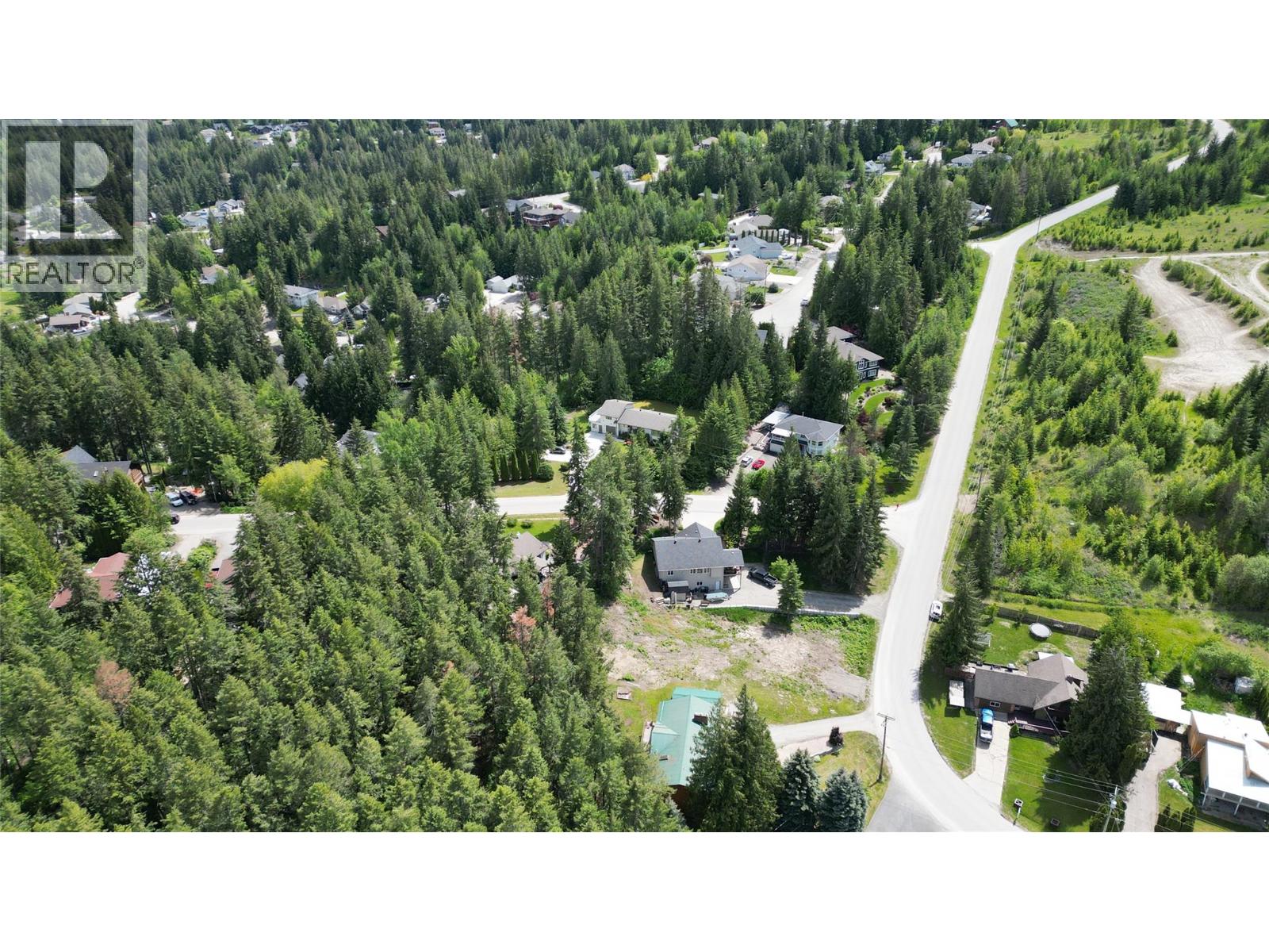 2902 Cedar Drive, Sorrento, British Columbia  V0E 2W2 - Photo 15 - 10360107