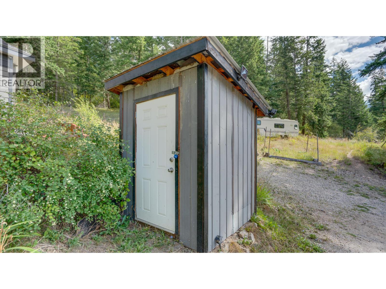 4050 White Lake Road, Sorrento, British Columbia  V0E 2W0 - Photo 17 - 10359762