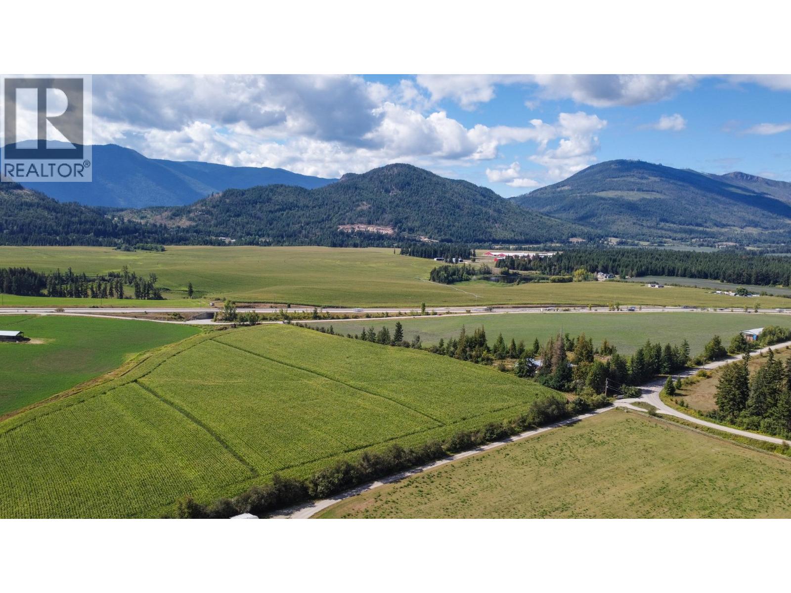 4050 White Lake Road, Sorrento, British Columbia  V0E 2W0 - Photo 3 - 10359762