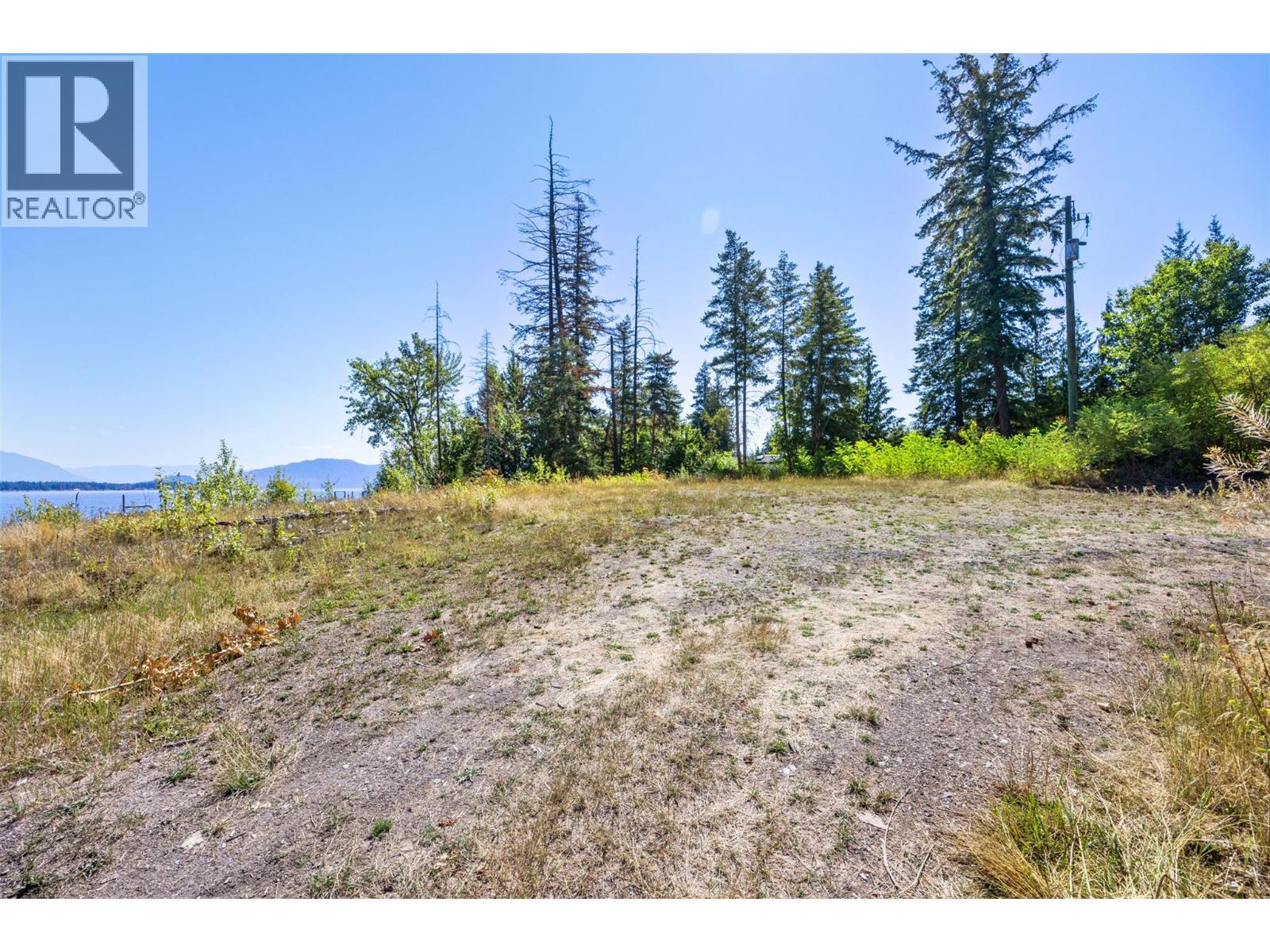 663 Waverly Park Frontage Road, Sorrento, British Columbia  V0E 2W1 - Photo 9 - 10359898