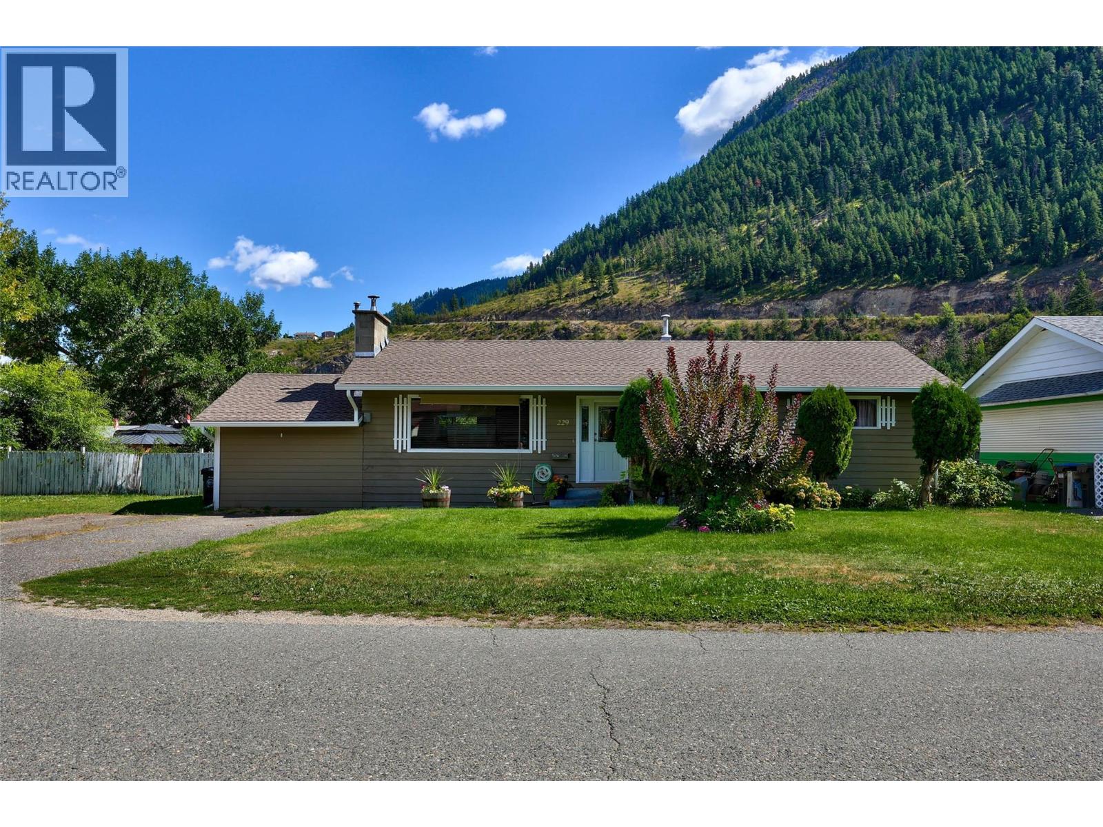 229 Lakeshore Drive, Chase, British Columbia  V0E 1M0 - Photo 1 - 10359782