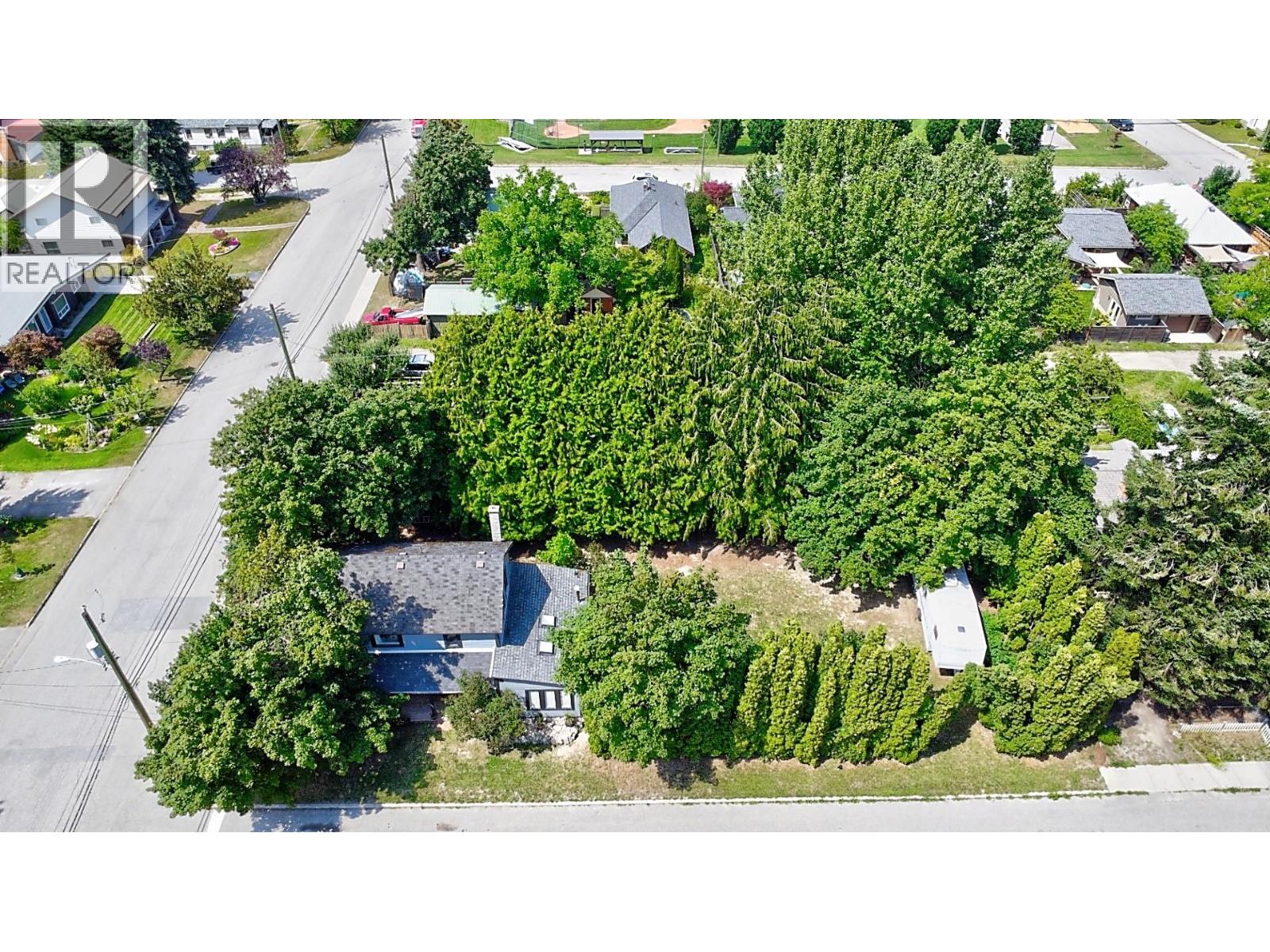 1821 Falls Street, Nelson, British Columbia  V1L 1K1 - Photo 12 - 10360245