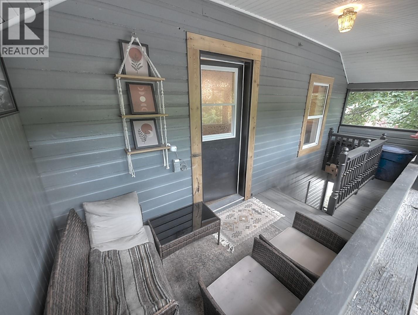 1821 Falls Street, Nelson, British Columbia  V1L 1K1 - Photo 9 - 10360245