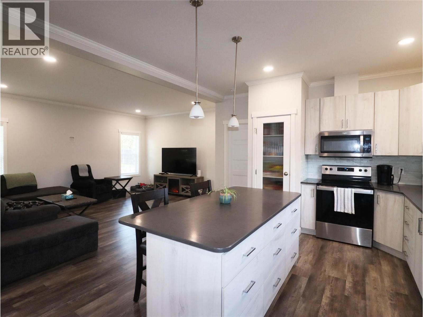 7654 18th Street, Grand Forks, British Columbia  V0H 1H2 - Photo 4 - 10360467