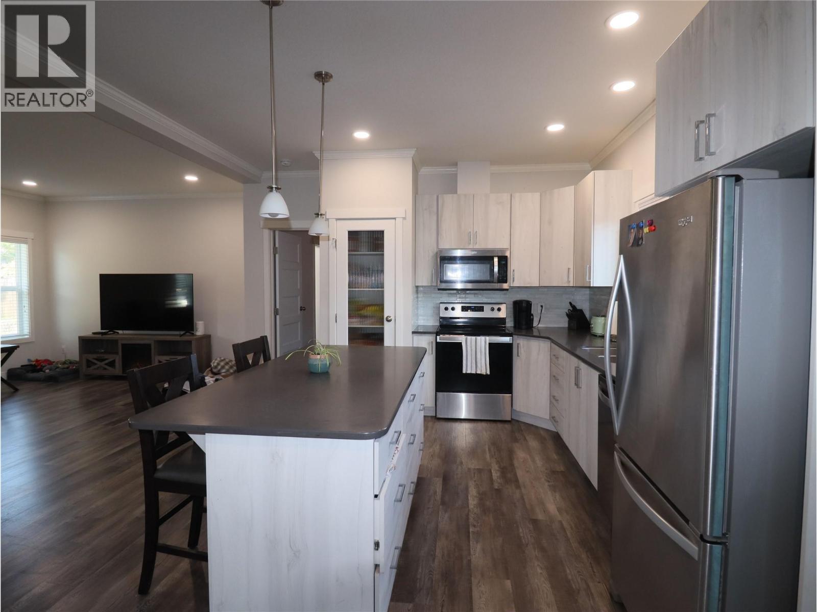 7654 18th Street, Grand Forks, British Columbia  V0H 1H2 - Photo 7 - 10360467