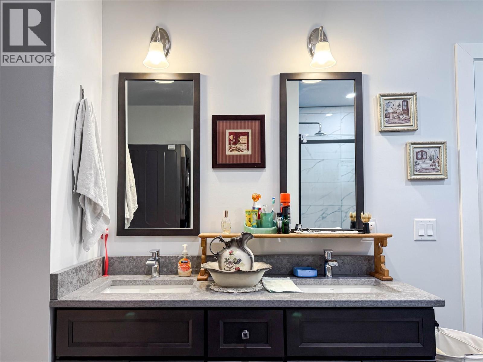 2246 Kootenay Avenue, Rossland, British Columbia  V0G 1Y0 - Photo 10 - 10360646