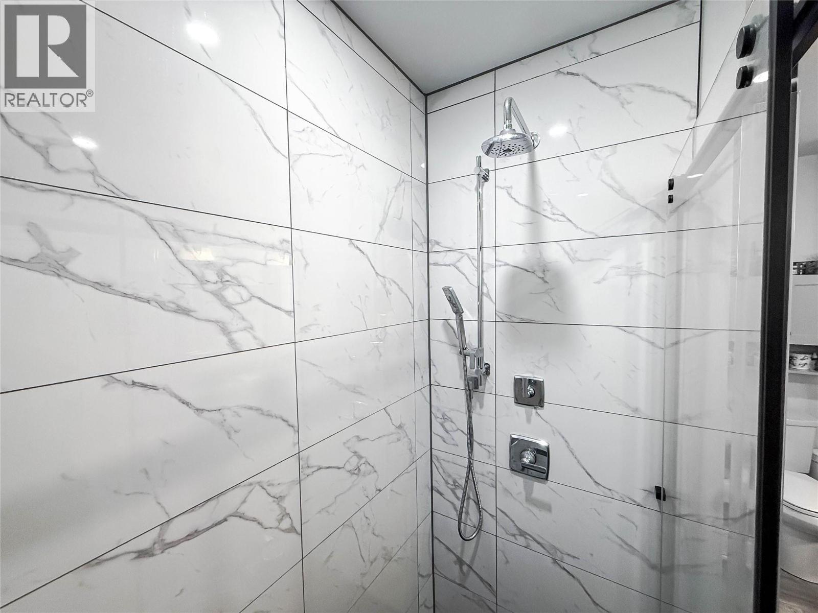 2246 Kootenay Avenue, Rossland, British Columbia  V0G 1Y0 - Photo 11 - 10360646