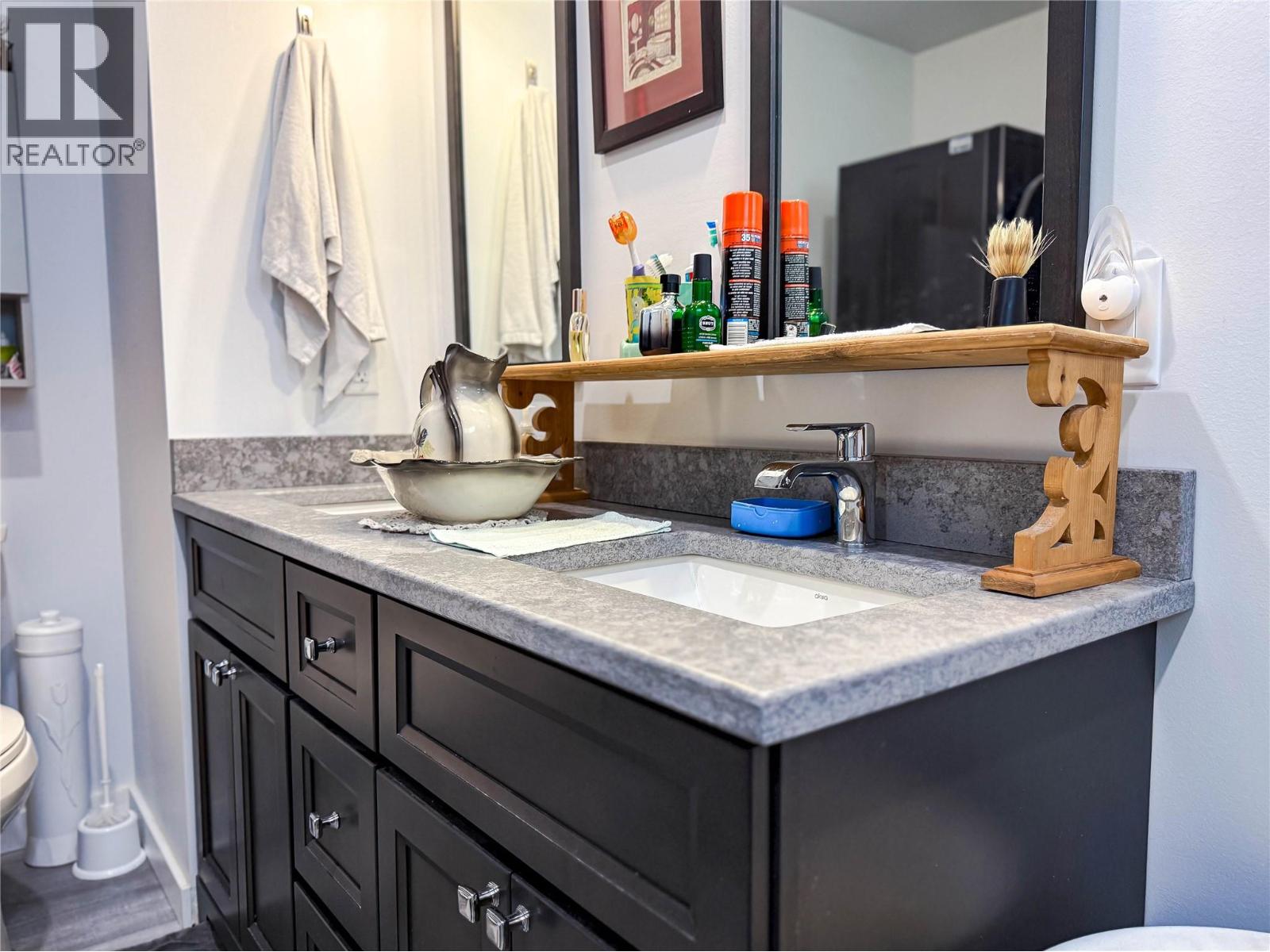 2246 Kootenay Avenue, Rossland, British Columbia  V0G 1Y0 - Photo 13 - 10360646