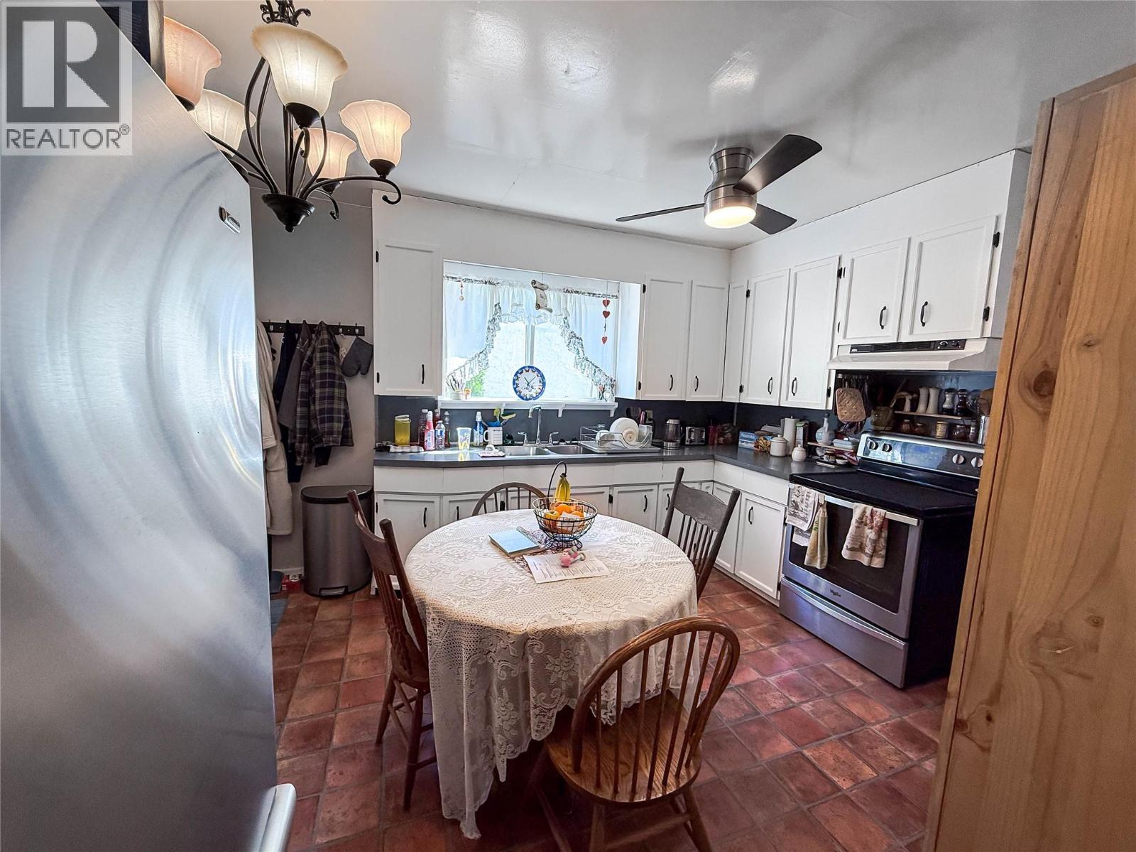 2246 Kootenay Avenue, Rossland, British Columbia  V0G 1Y0 - Photo 17 - 10360646