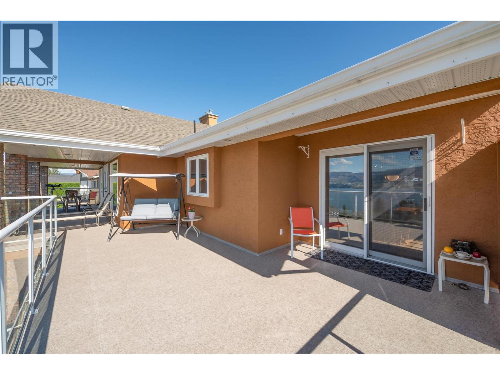343 Stellar Drive, Kelowna, British Columbia  V1W 4K6 - Photo 12 - 10360252