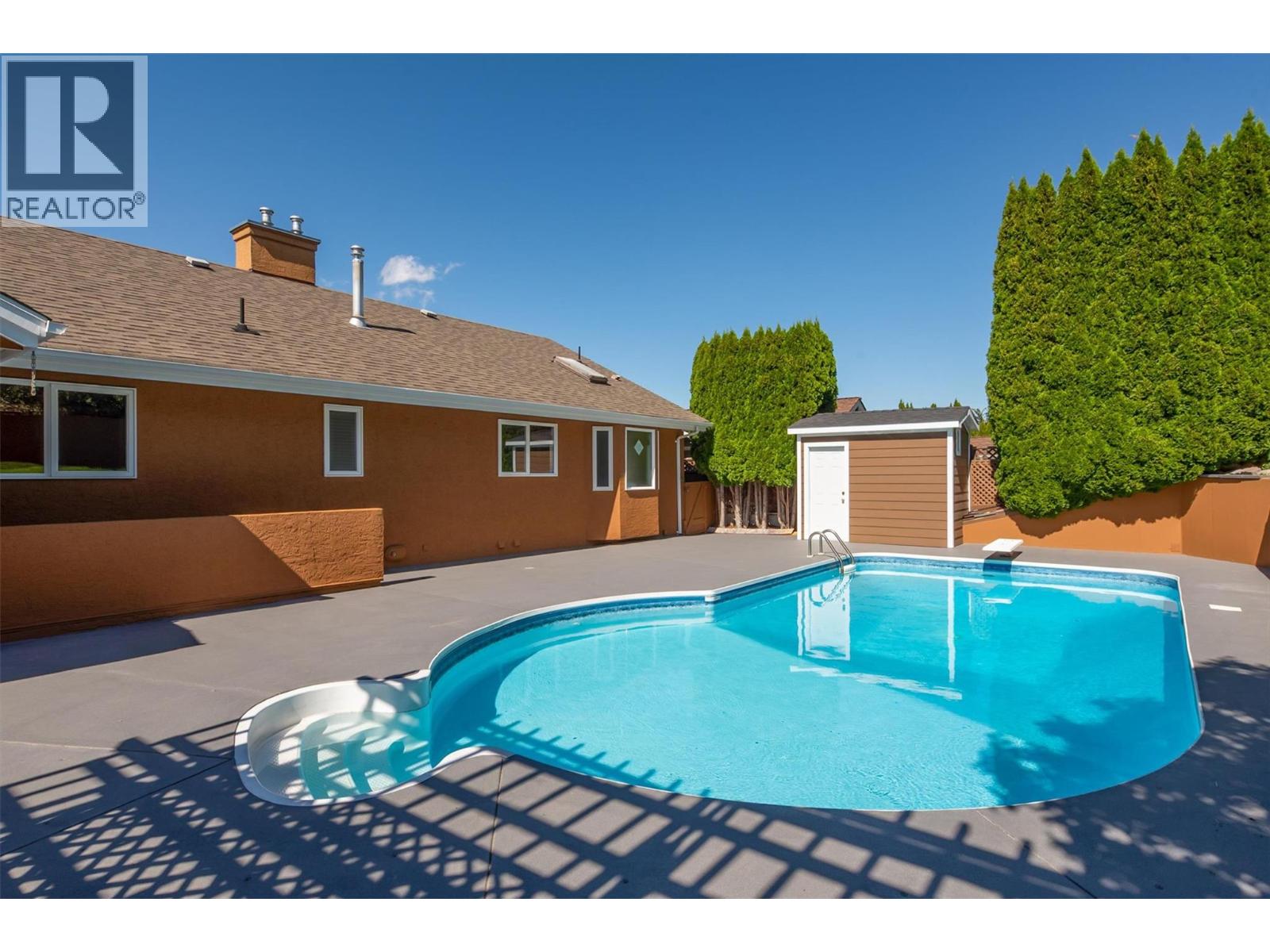 343 Stellar Drive, Kelowna, British Columbia  V1W 4K6 - Photo 3 - 10360252