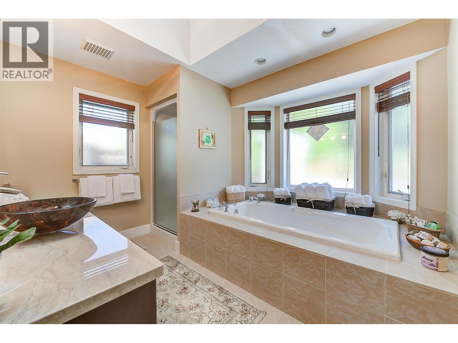343 Stellar Drive, Kelowna, British Columbia  V1W 4K6 - Photo 31 - 10360252