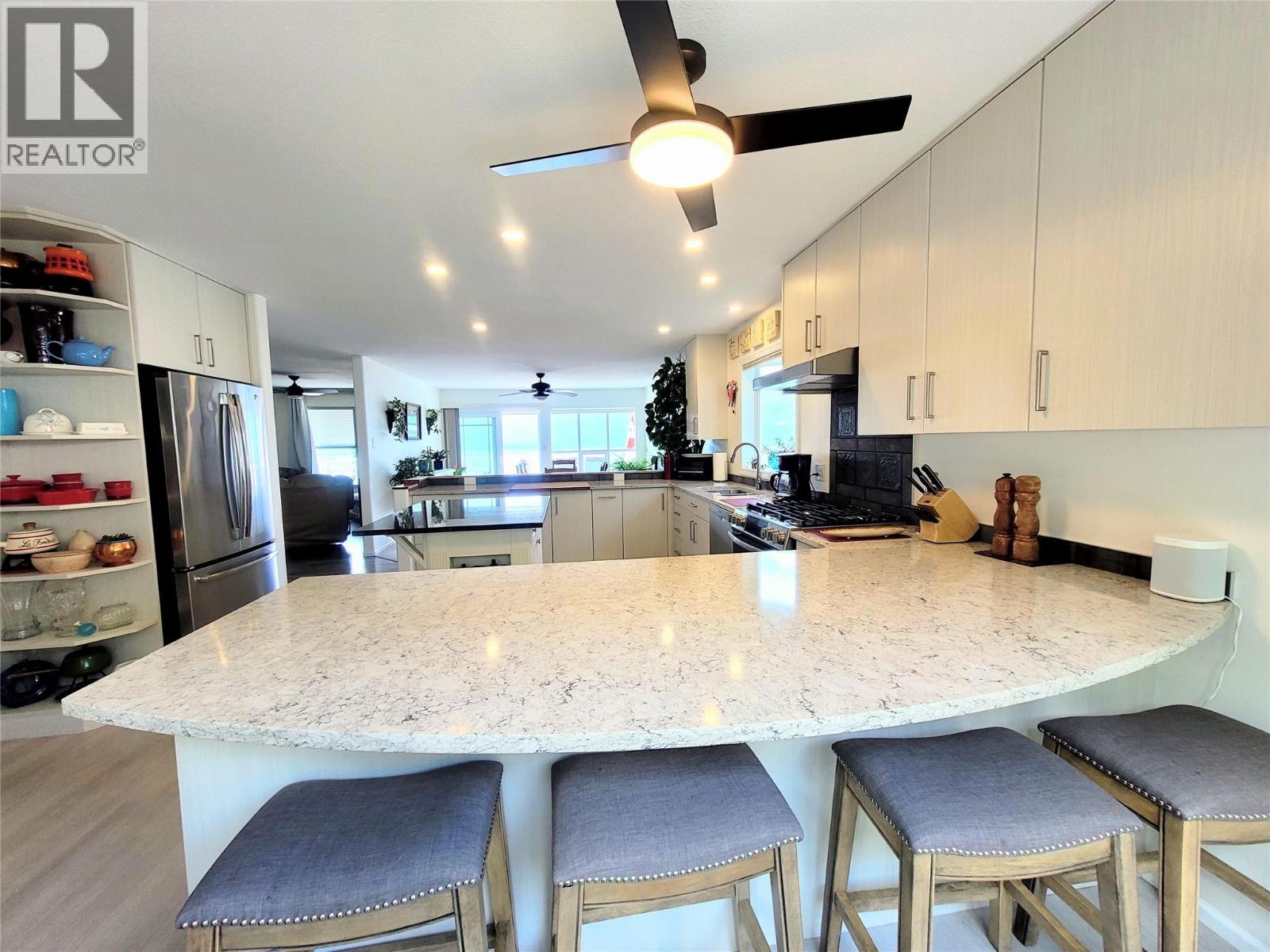 4410 Lakeshore Road Ne, Salmon Arm, British Columbia  V1E 3N6 - Photo 14 - 10360691