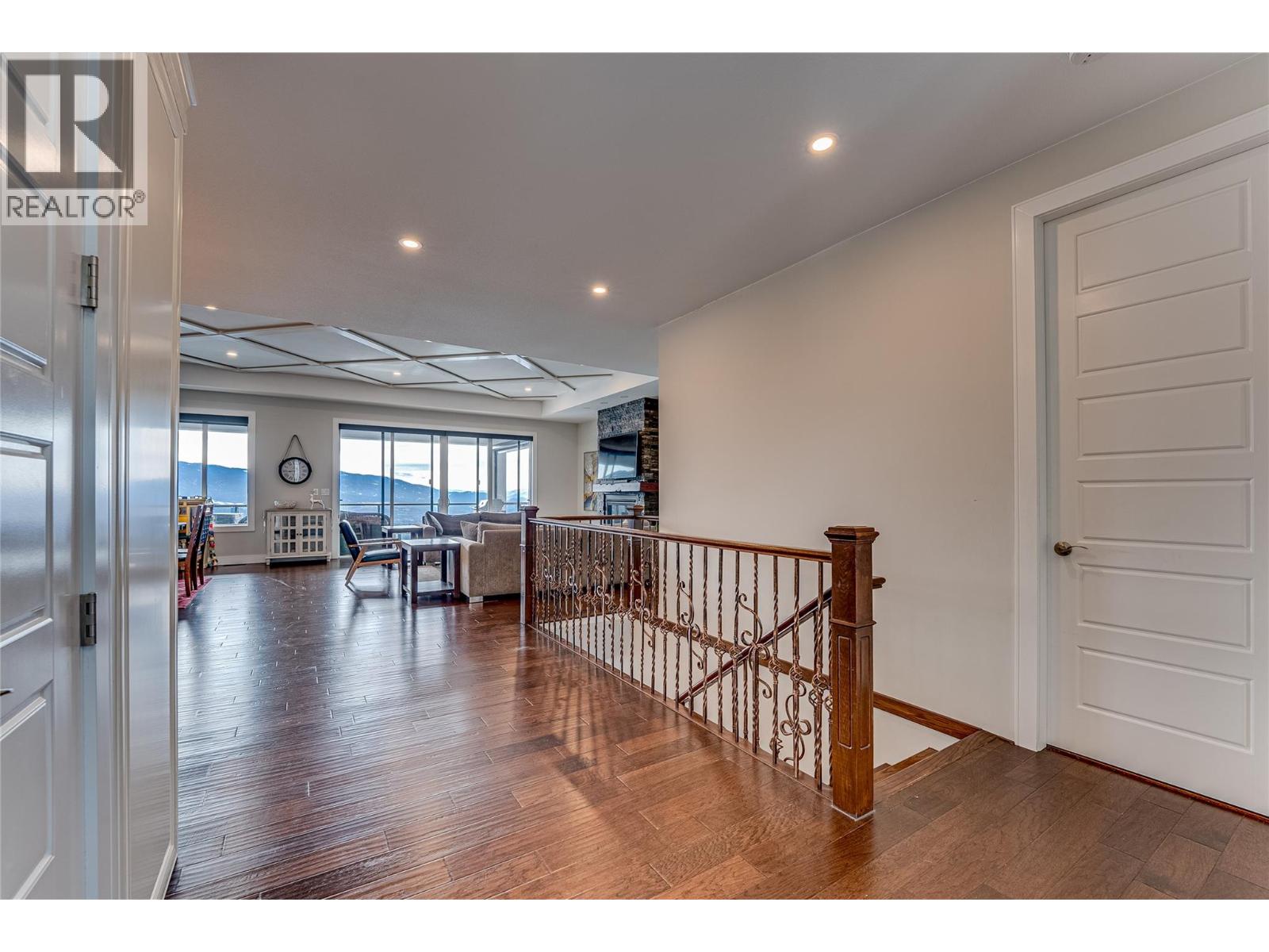 7429 Sun Peaks Drive, Vernon, British Columbia  V1B 4C7 - Photo 4 - 10360007