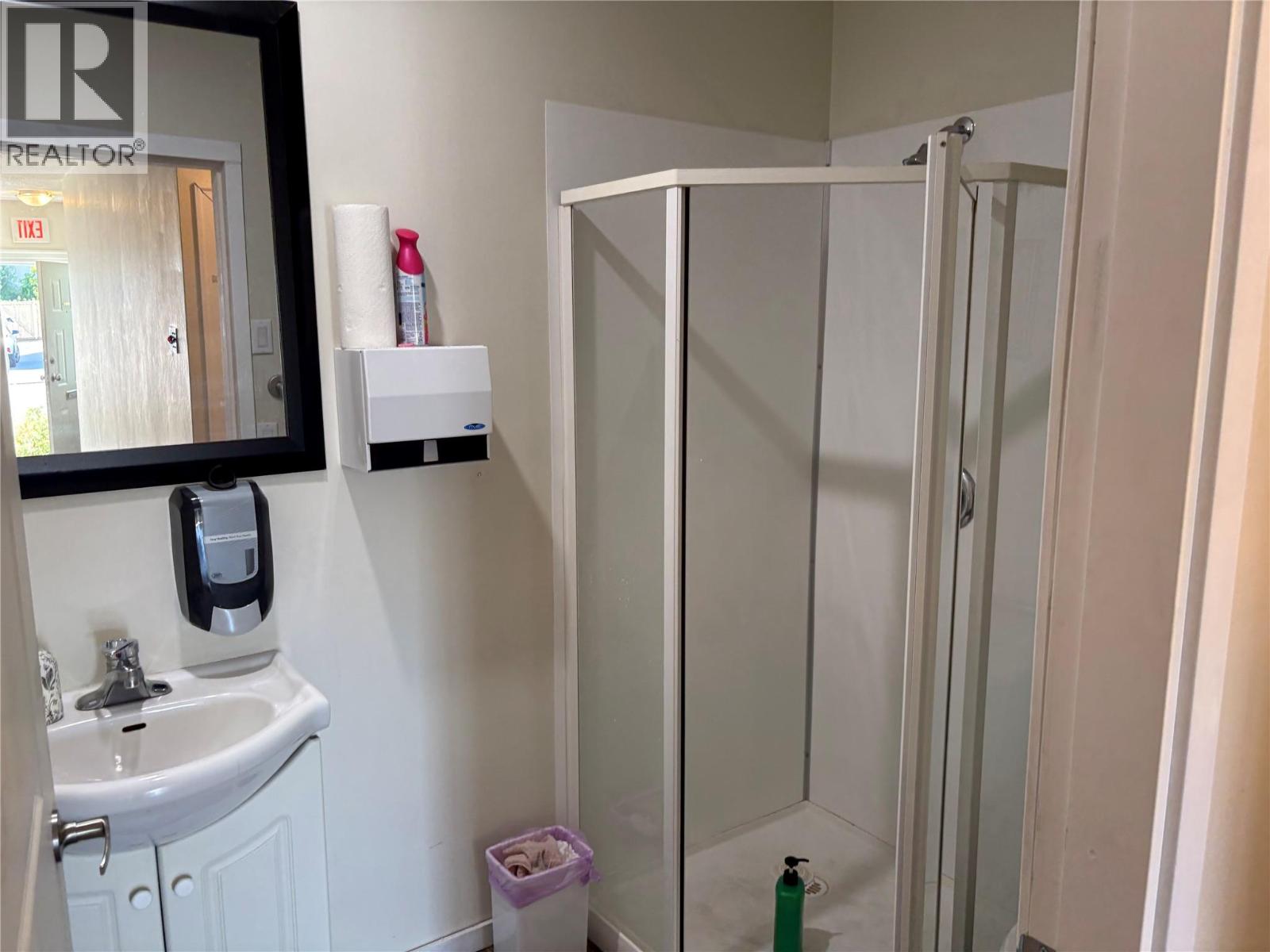 157 Wade Avenue W, Penticton, British Columbia  V2A 1T7 - Photo 4 - 10360829