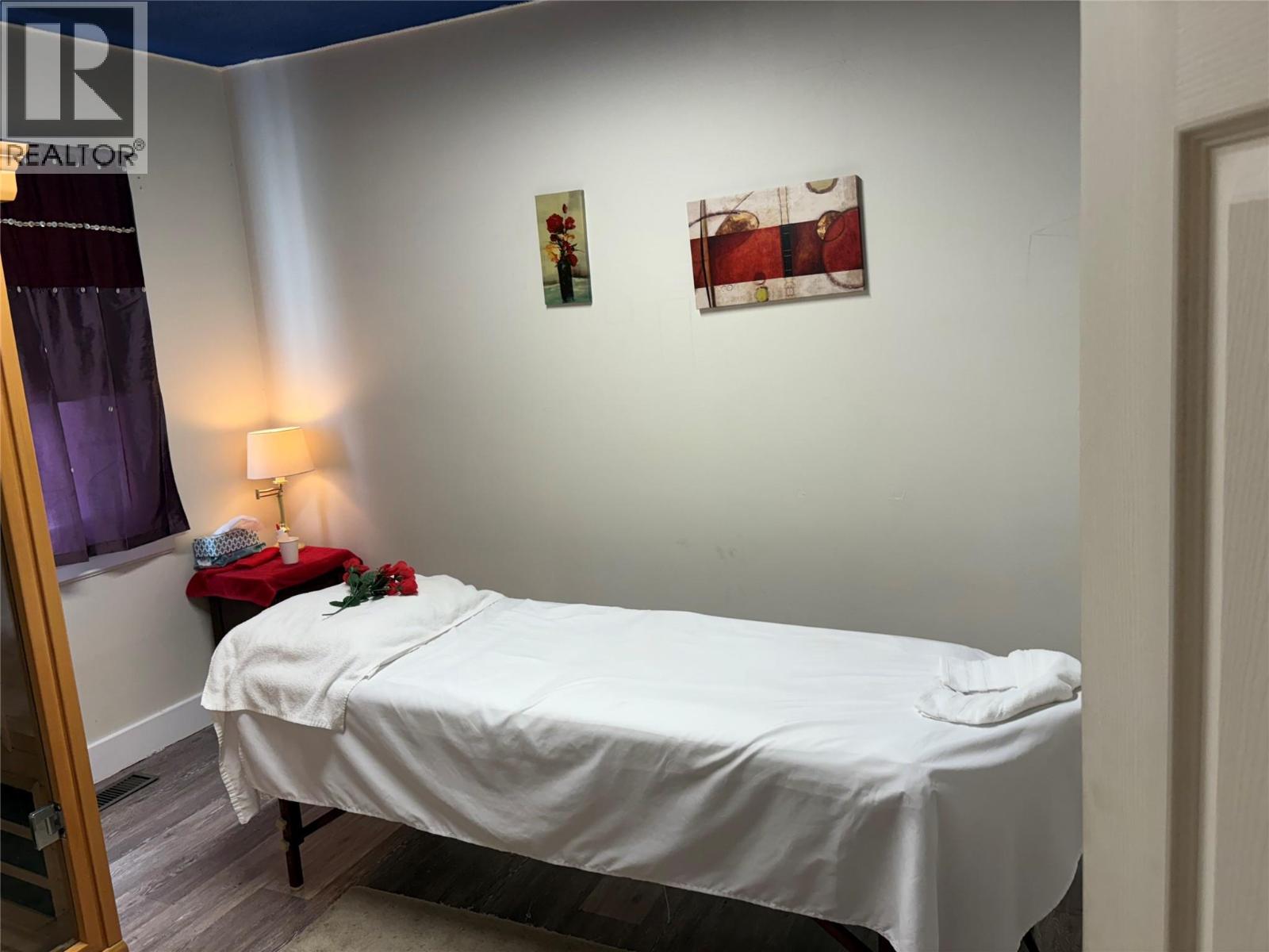 157 Wade Avenue W, Penticton, British Columbia  V2A 1T7 - Photo 6 - 10360829