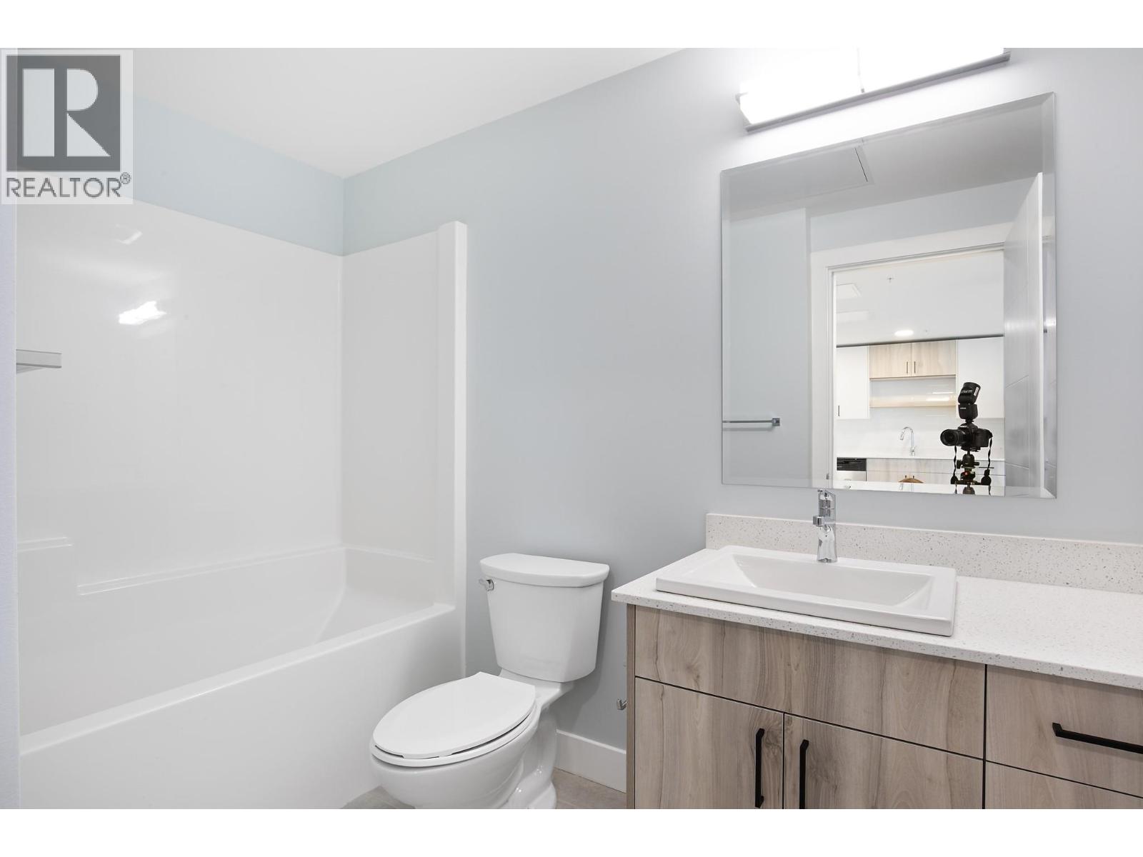 207/215 Royal Avenue, Kamloops, British Columbia  V2H 1T7 - Photo 15 - 10360740