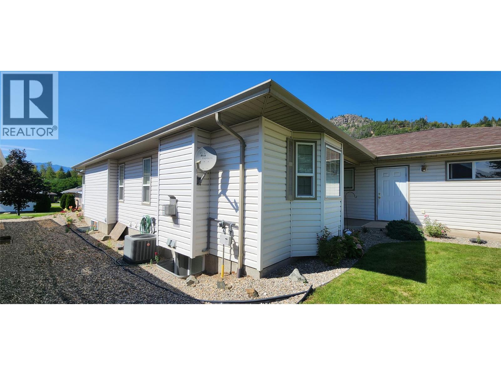 7661 Crema Drive, Trail, British Columbia  V1R 2Y8 - Photo 4 - 10360684