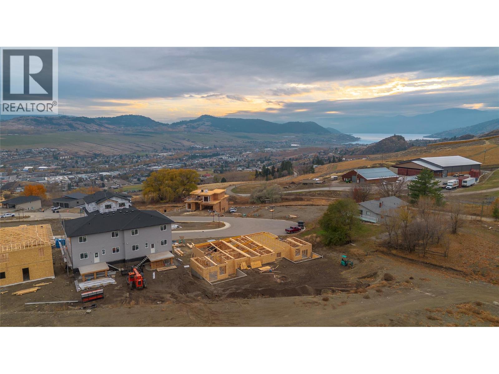 4317 Painted Turtle Drive, Vernon, British Columbia  V1T 9W4 - Photo 4 - 10360643