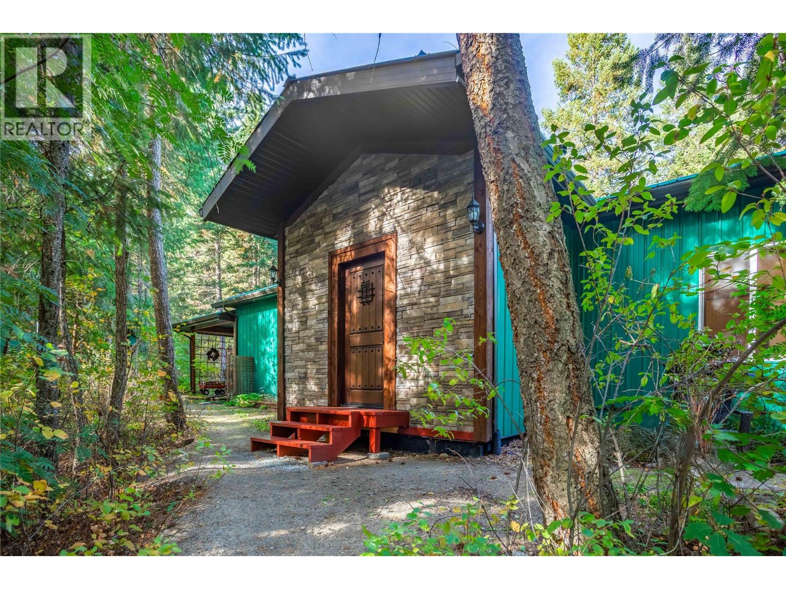 60 Pringle Road, Carmi, British Columbia  V0H 1A0 - Photo 1 - 10326486