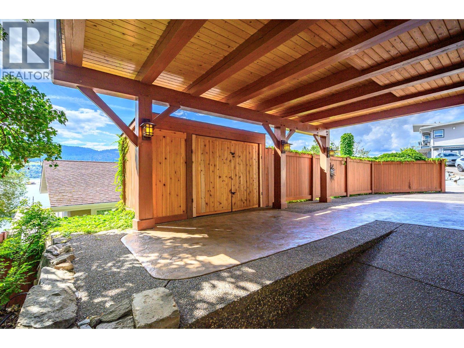 7302 Old Stamp Mill Road, Vernon, British Columbia  V1H 1N2 - Photo 7 - 10359418