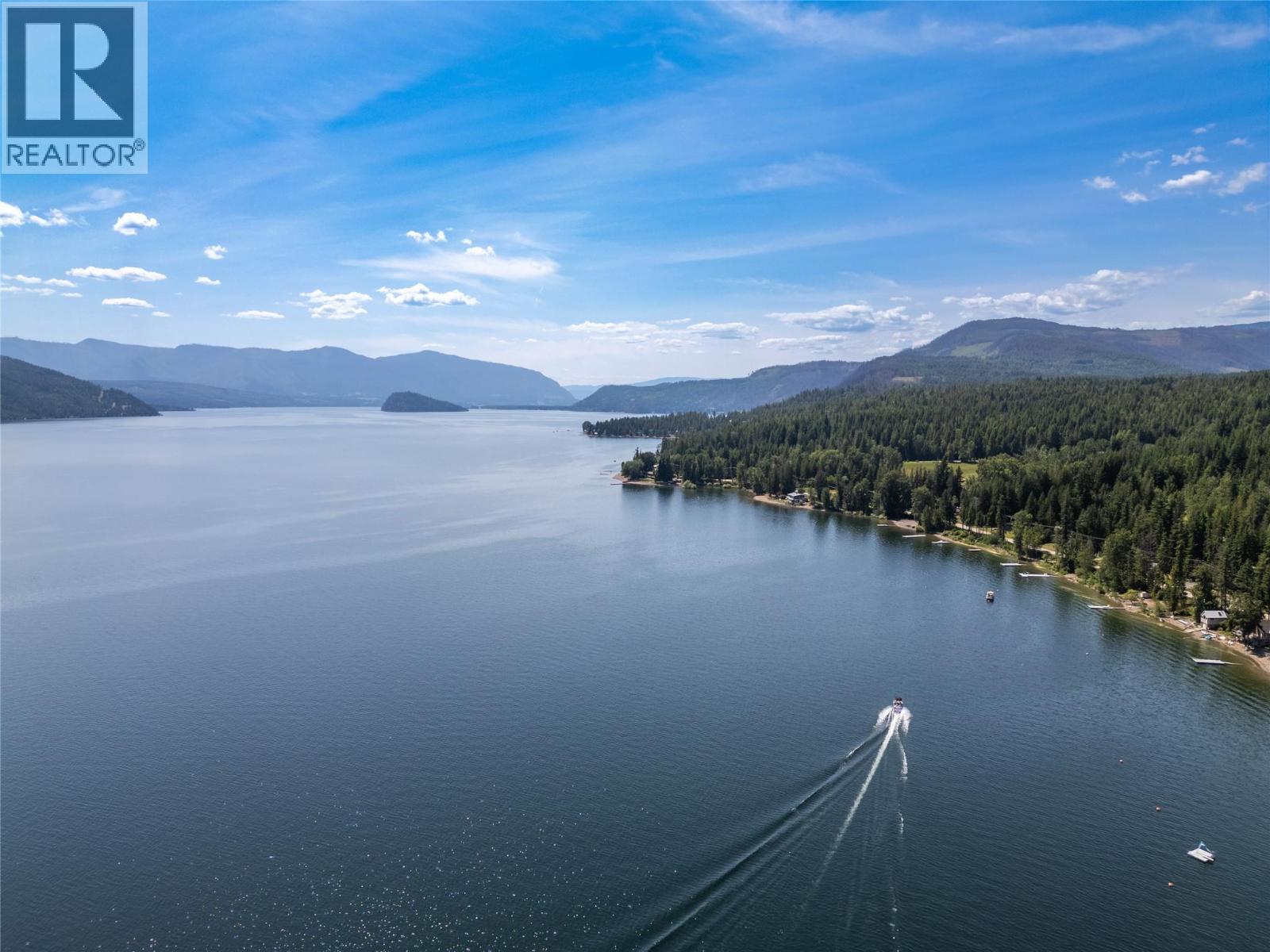 5826 Seymour Road, Celista, British Columbia  V0E 1M5 - Photo 10 - 10359525