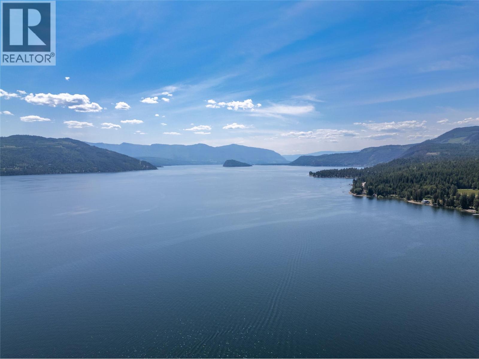 5826 Seymour Road, Celista, British Columbia  V0E 1M5 - Photo 6 - 10359525