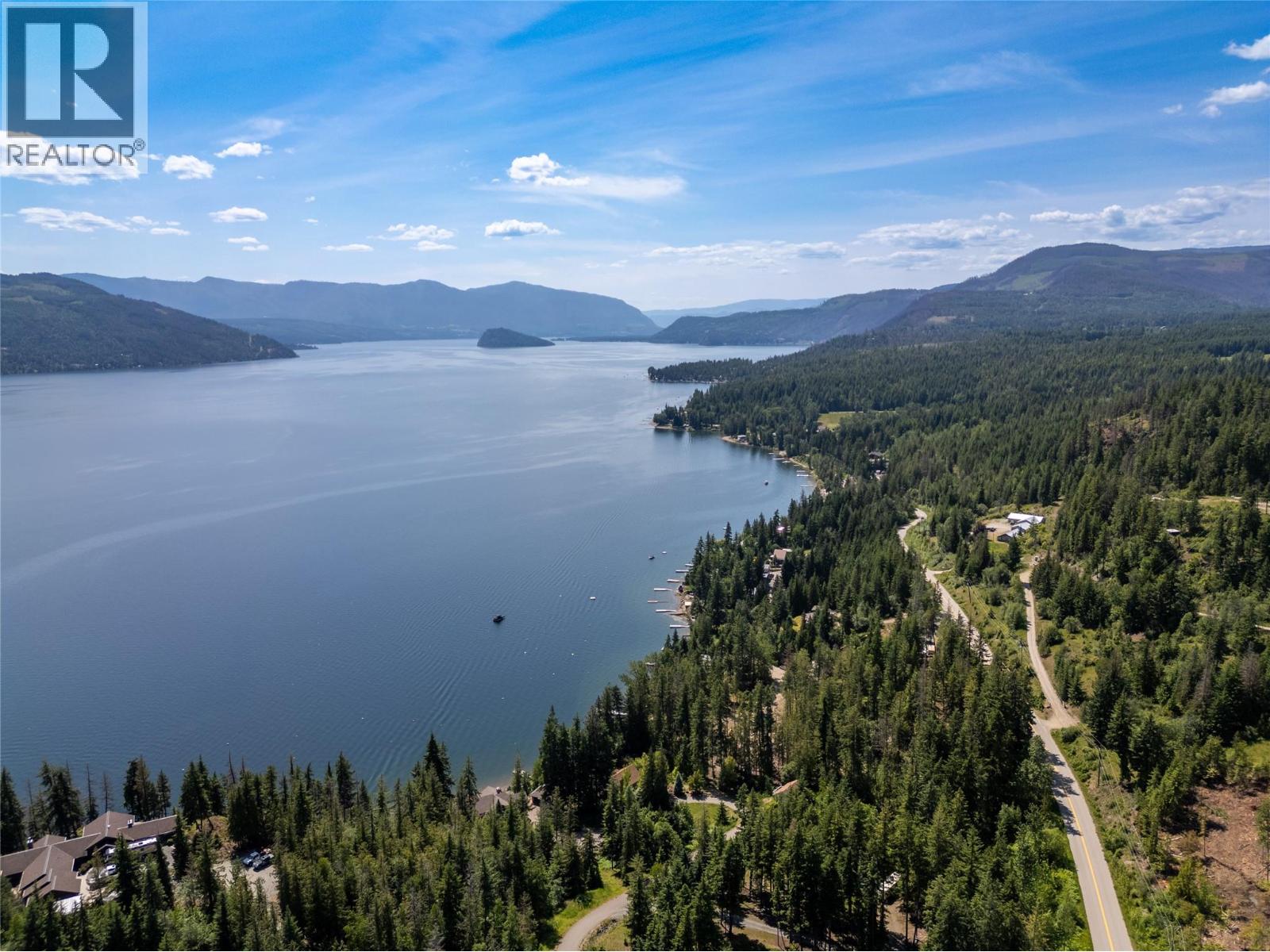 5826 Seymour Road, Celista, British Columbia  V0E 1M5 - Photo 8 - 10359525