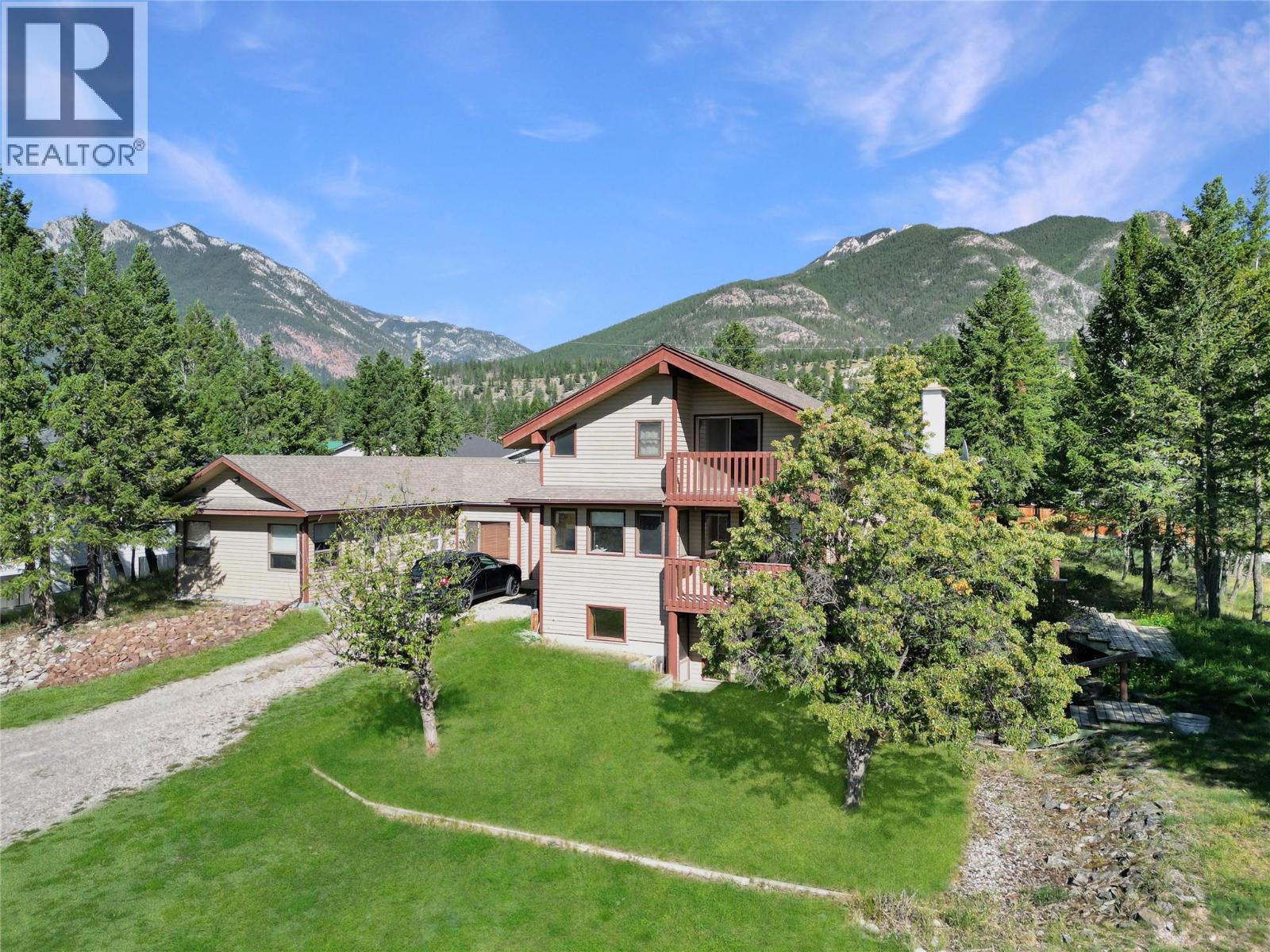 7560 Jackson Avenue, Radium Hot Springs, British Columbia  V0A 1M0 - Photo 2 - 10361139