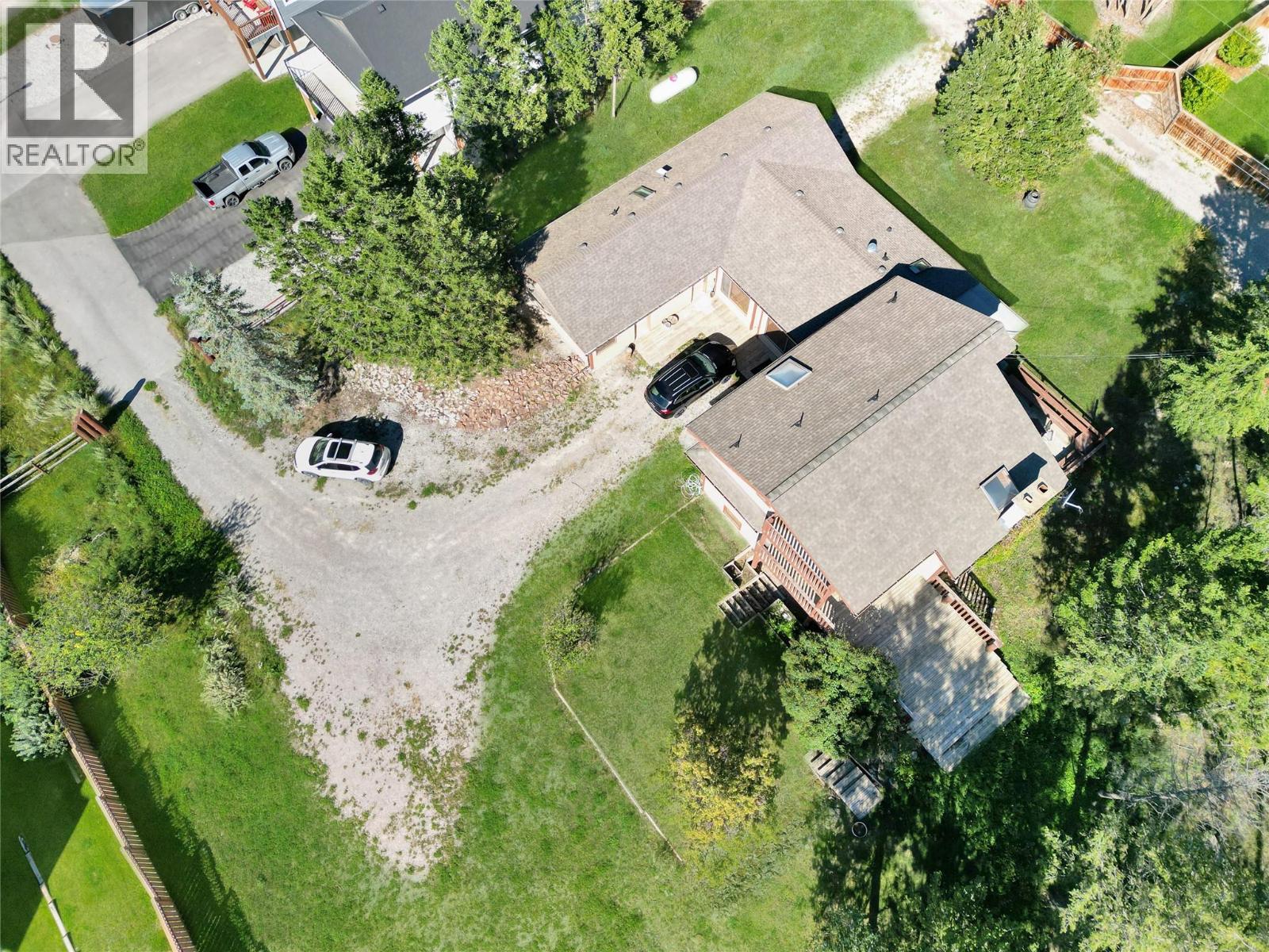 7560 Jackson Avenue, Radium Hot Springs, British Columbia  V0A 1M0 - Photo 3 - 10361139