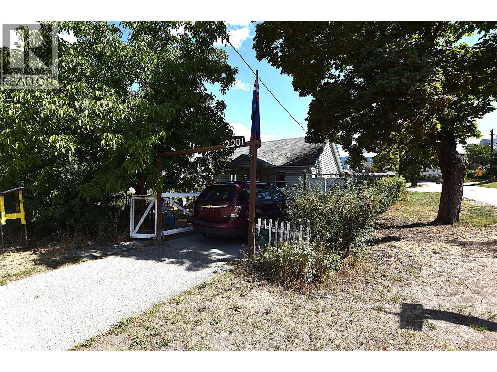 2201 34 Street, Vernon, British Columbia  V1T 5W5 - Photo 2 - 10360926