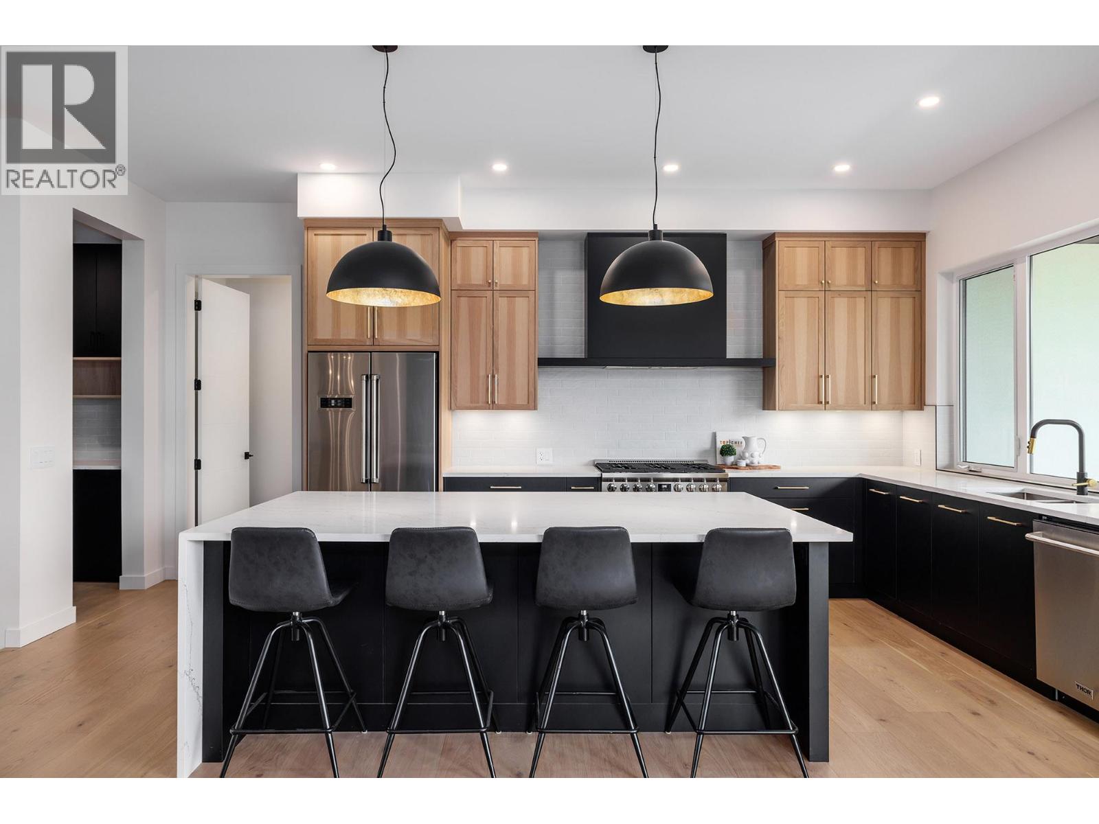 10274 Beacon Hill Drive, Lake Country, British Columbia  V4V 0A9 - Photo 10 - 10361230