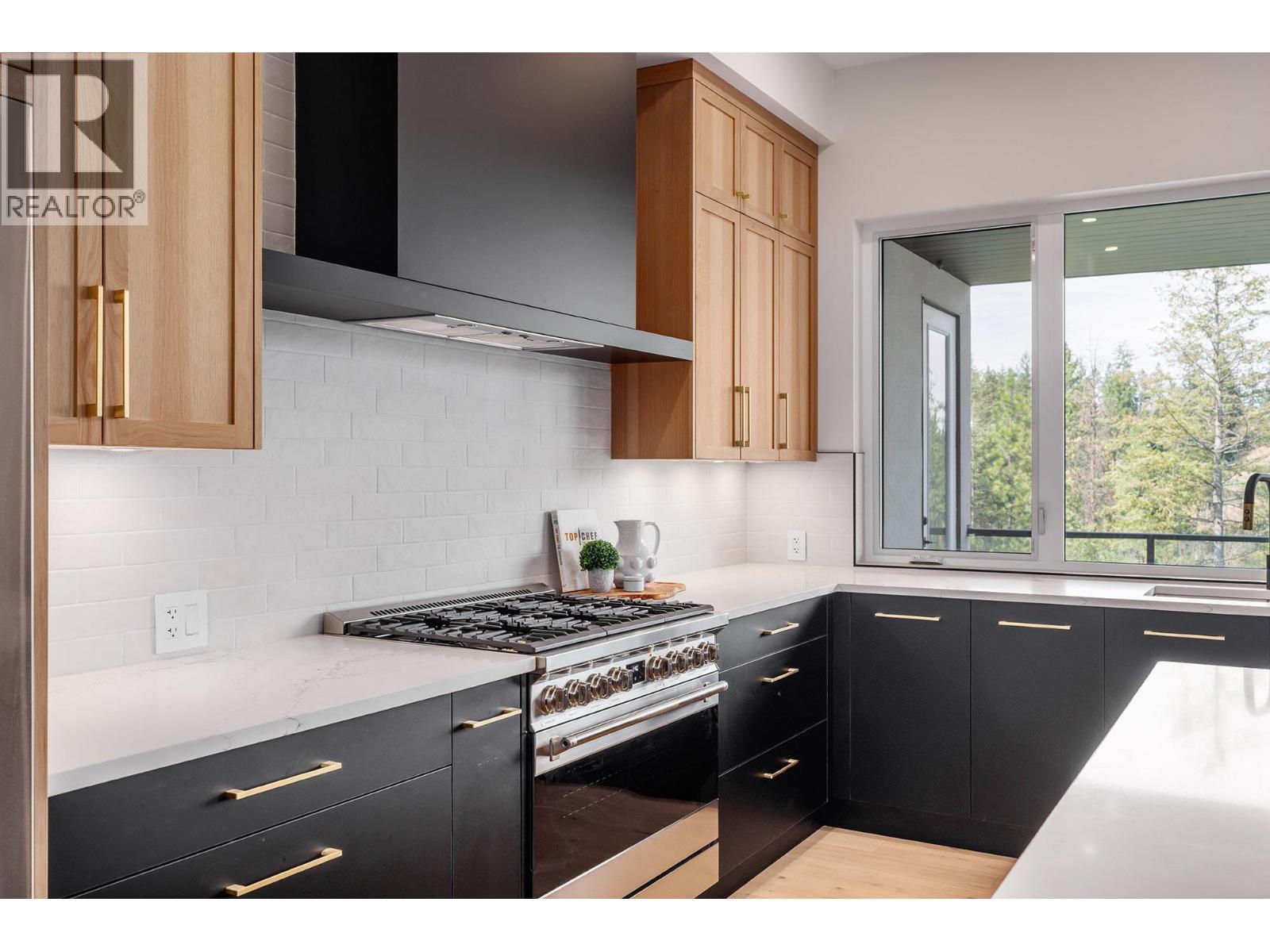 10274 Beacon Hill Drive, Lake Country, British Columbia  V4V 0A9 - Photo 11 - 10361230