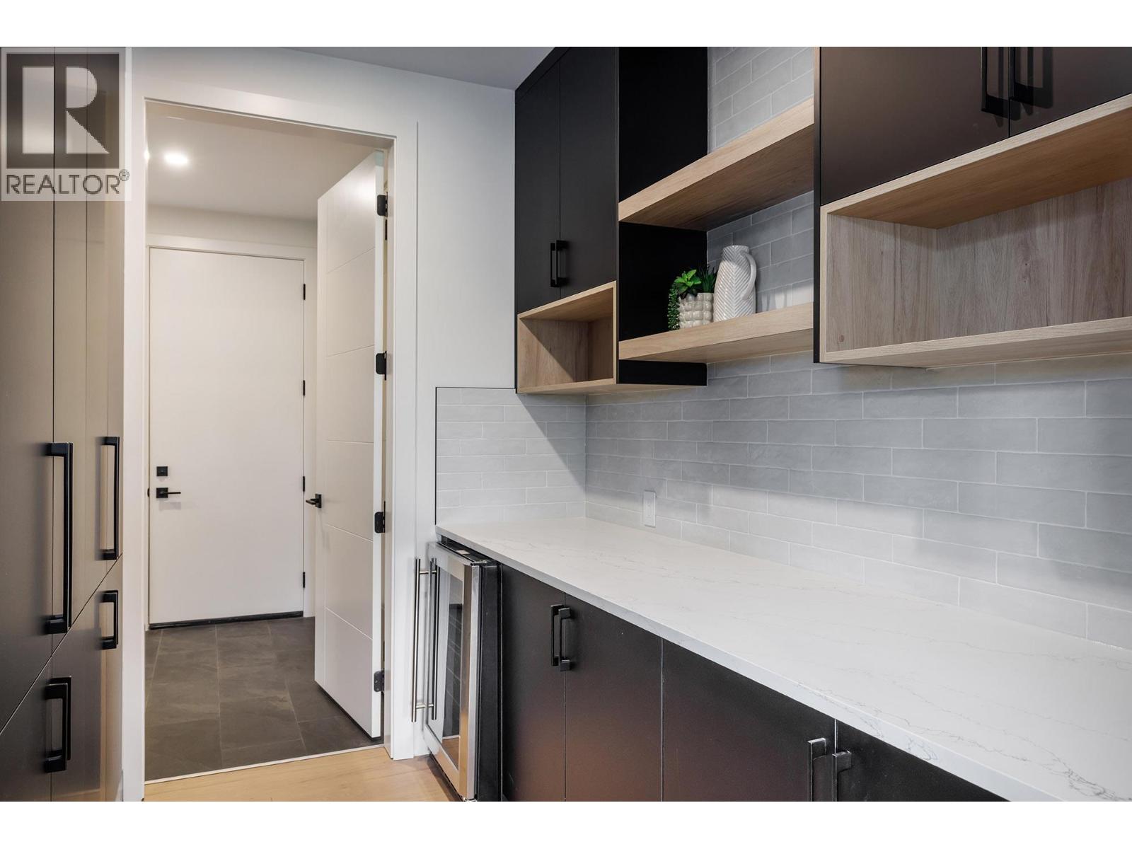 10274 Beacon Hill Drive, Lake Country, British Columbia  V4V 0A9 - Photo 13 - 10361230