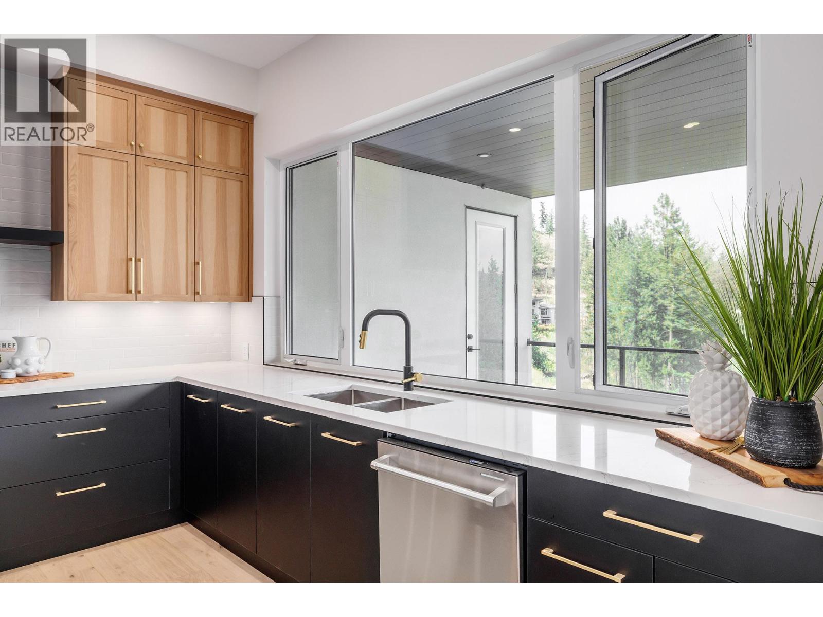 10274 Beacon Hill Drive, Lake Country, British Columbia  V4V 0A9 - Photo 9 - 10361230