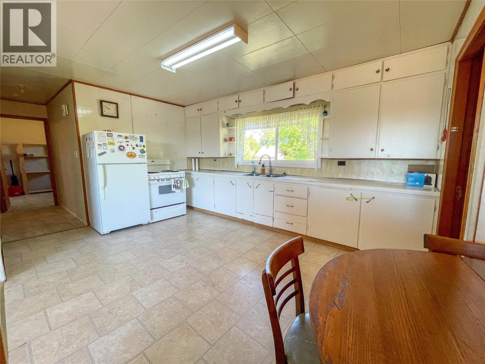 4810 48 Avenue, Pouce Coupe, British Columbia  V0C 2C0 - Photo 9 - 10361362