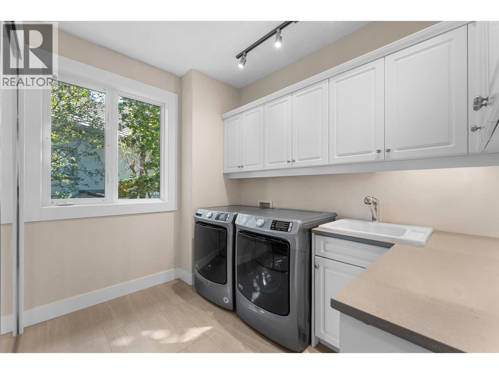 994 Skeena Drive, Kelowna, British Columbia  V1V 2K7 - Photo 42 - 10361373