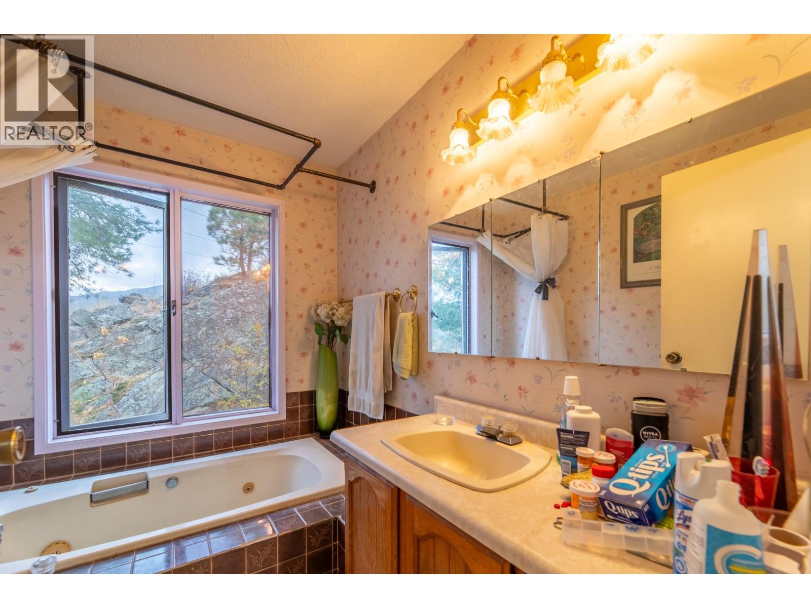 223 Sunnybrook Drive, Okanagan Falls, British Columbia  V0H 1R3 - Photo 24 - 10361501
