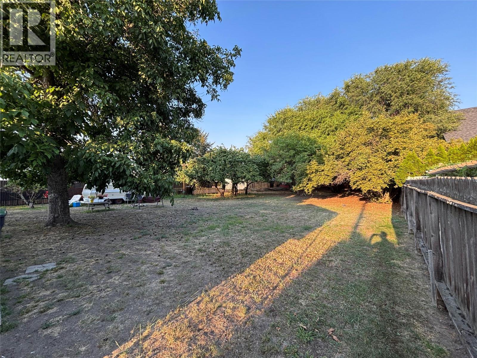 3049 Gordon Drive, Kelowna, British Columbia  V1W 3R1 - Photo 2 - 10360807