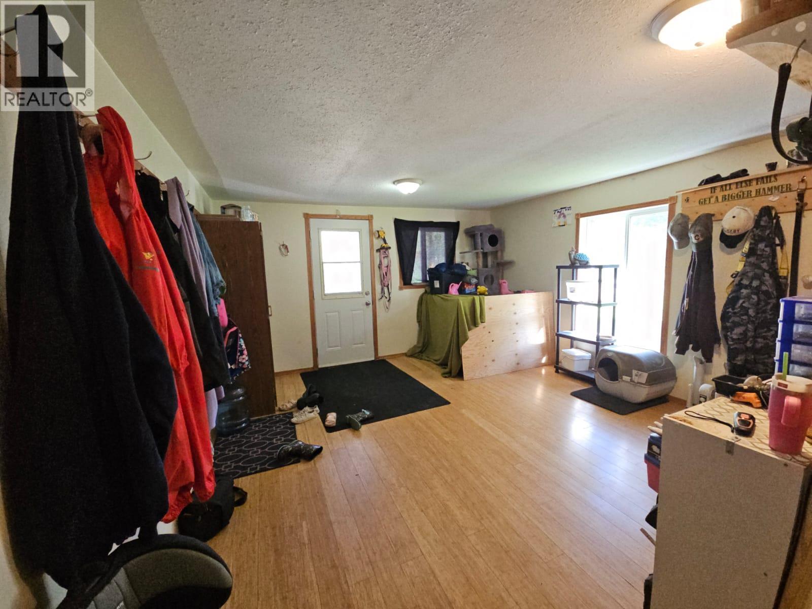 5785 Wabi Estates, Chetwynd, British Columbia  V0C 1J0 - Photo 11 - 10361623