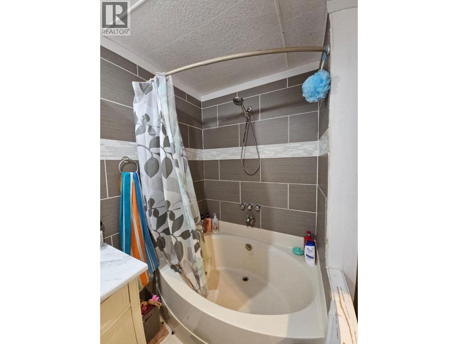 5785 Wabi Estates, Chetwynd, British Columbia  V0C 1J0 - Photo 27 - 10361623