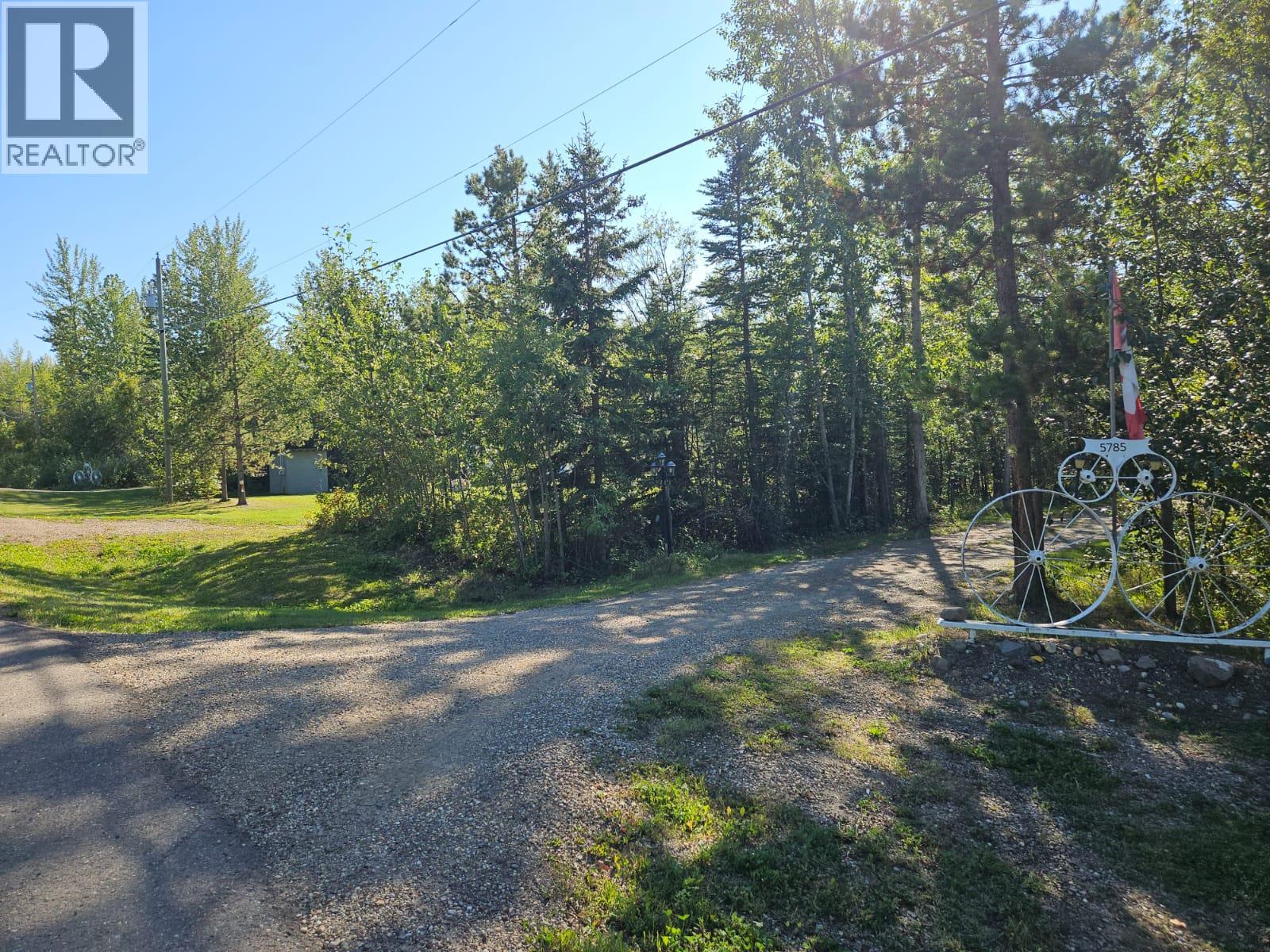 5785 Wabi Estates, Chetwynd, British Columbia  V0C 1J0 - Photo 3 - 10361623