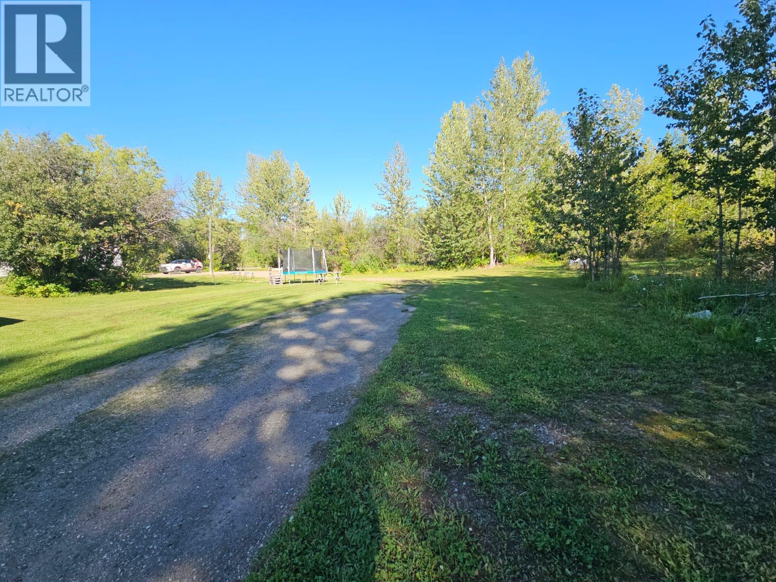 5785 Wabi Estates, Chetwynd, British Columbia  V0C 1J0 - Photo 40 - 10361623