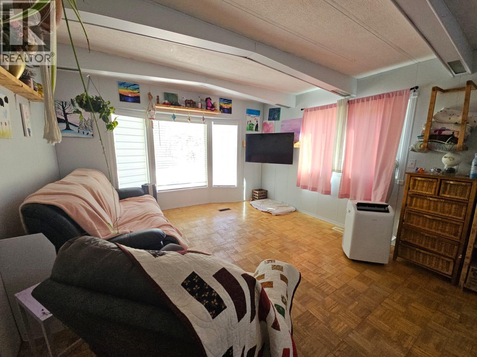 5785 Wabi Estates, Chetwynd, British Columbia  V0C 1J0 - Photo 6 - 10361623