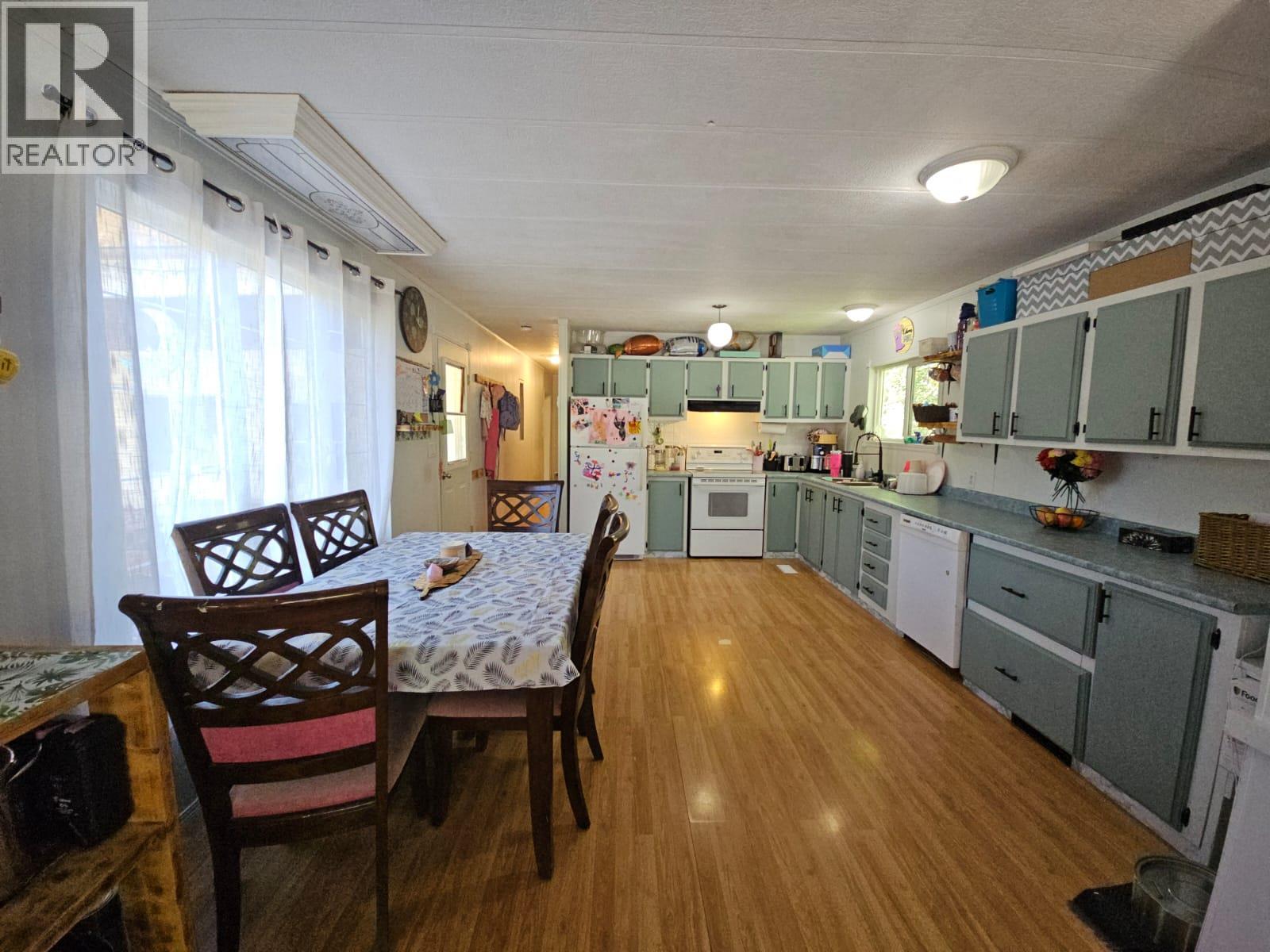 5785 Wabi Estates, Chetwynd, British Columbia  V0C 1J0 - Photo 8 - 10361623