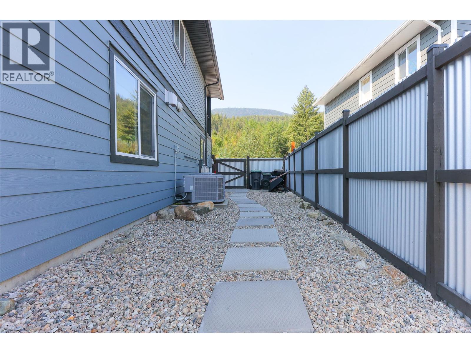 3905 16th Avenue, Castlegar, British Columbia  V1N 4X8 - Photo 36 - 10361604