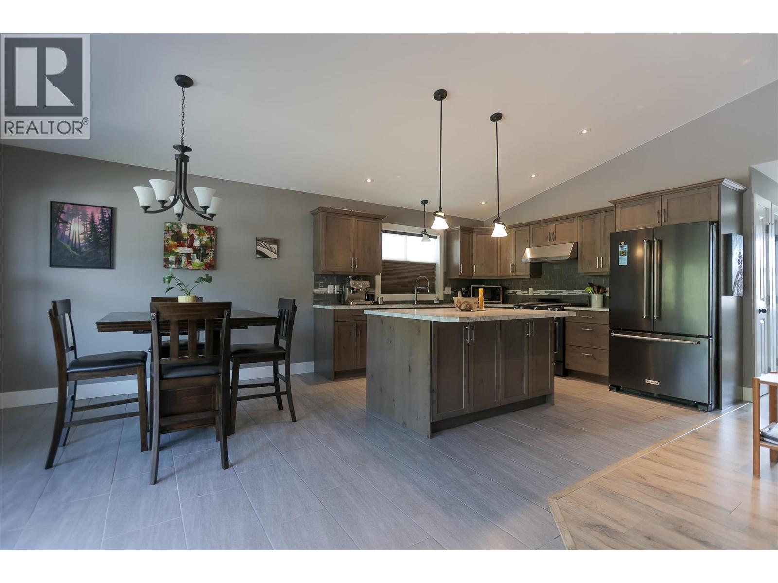 3905 16th Avenue, Castlegar, British Columbia  V1N 4X8 - Photo 7 - 10361604