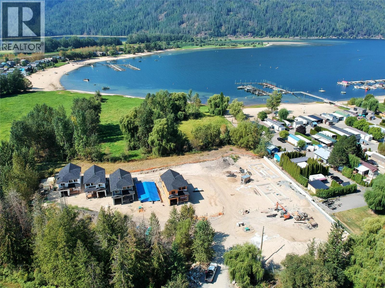 8200 97a Highway Unit# 8, Mara, British Columbia  V0E 2K0 - Photo 1 - 10361376